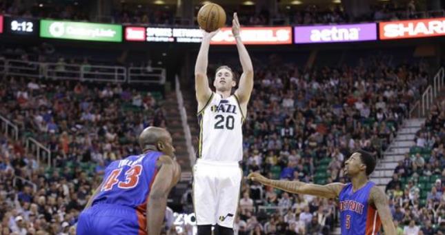 强劲的发球 强劲的发球